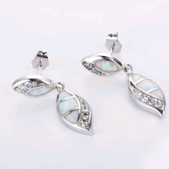 NEW Silver Synthetic White leaf shape Opal stud dangle earrings Small - Picture 3 of 7
